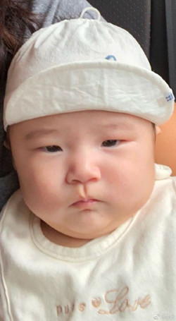 黎明晒女儿正面照是怎么回事 黎明晒女儿正面照是什么样子的照片
