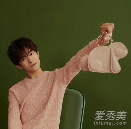 易烊千玺封面抄袭是怎么回事 易烊千玺封面抄袭是什么情况