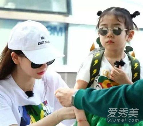 戚薇女儿同框比心是怎么回事 戚薇女儿综艺什么时候播在哪看