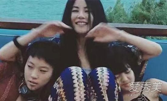 王菲与两女儿同台怎么回事 王菲为什么与两女儿同台