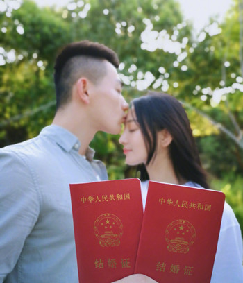 张馨予结婚是怎么回事 张馨予老公是谁个人资料照片