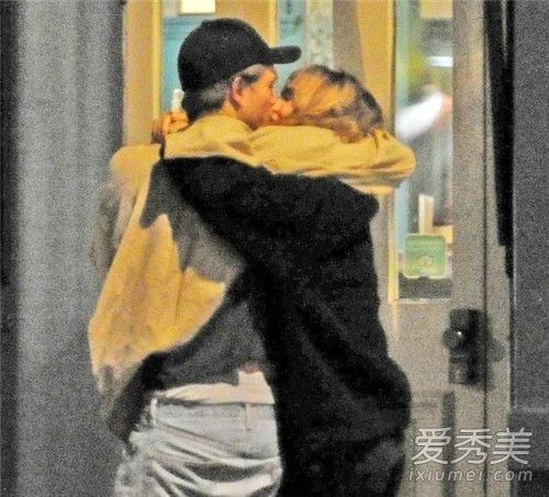 暮光男新恋情怎么回事 暮光男新女友是谁