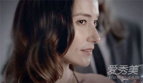 吴彦祖妻子年轻时照片 吴彦祖什么时候结婚的