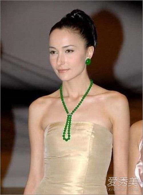吴彦祖妻子年轻时照片 吴彦祖什么时候结婚的