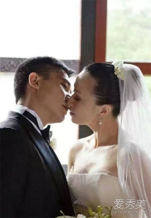 刘嘉玲梁朝伟结婚十周年怎么回事 刘嘉玲梁朝伟什么时候结的婚