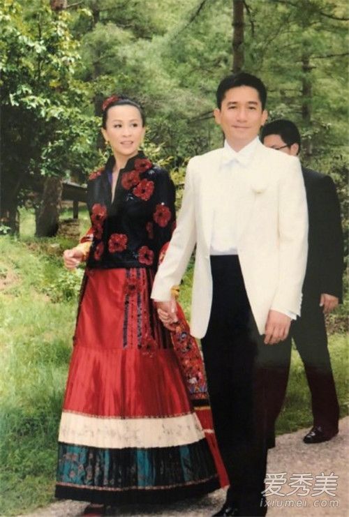 刘嘉玲梁朝伟结婚十周年怎么回事 刘嘉玲梁朝伟什么时候结的婚