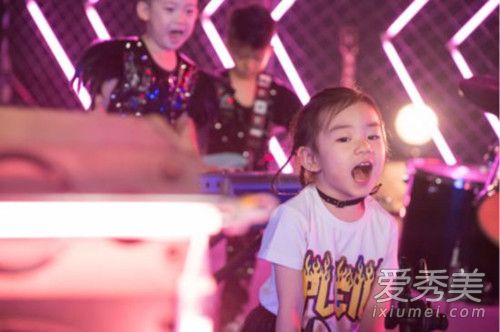 戚薇女儿参加的综艺节目叫什么 戚薇女儿中文名字叫什么