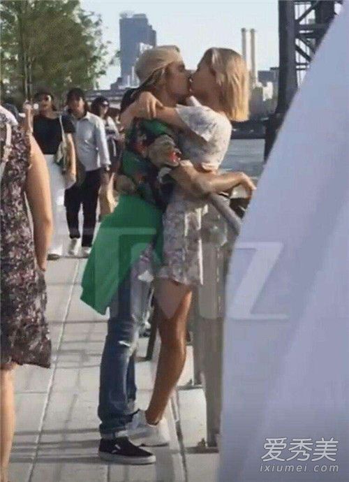 比伯海莉是怎么认识的 比伯海莉的爱情故事