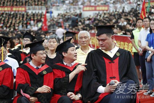 姚明毕业典礼爆笑致辞是怎么回事?