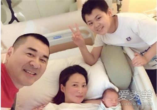 蒋勤勤产子细节照怎么回事 蒋勤勤产子细节照什么样子