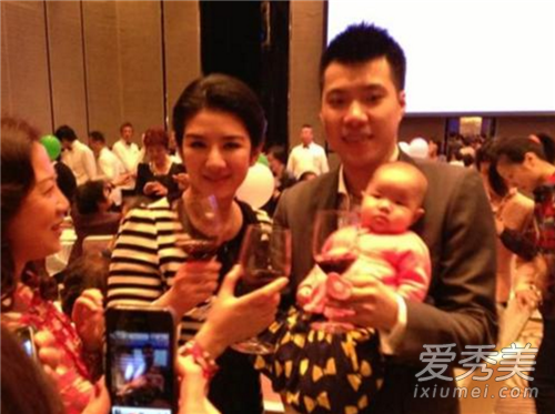 黄毅清曝光黄奕私照怎么回事 黄毅清为什么要曝光