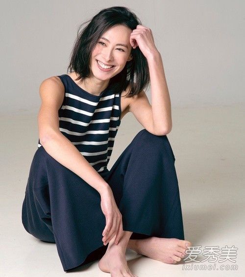 梁洛施晒母子合照是怎么回事 梁洛施复出是真的吗