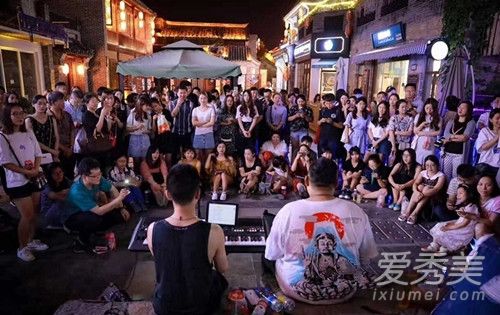 抖音连音社和摩登兄弟谁更火 连音社为什么不出摊了