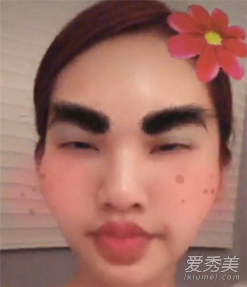 杨丞琳自黑解围是怎么回事 杨丞琳自黑解围的原因