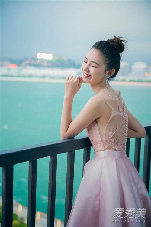 林允看提词器是怎么回事 林允看提词器是什么活动