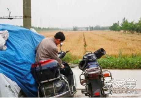 采访杨超越爸爸是怎么回事 杨超越家庭背景深扒