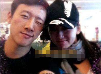 杨文昊忘记关直播 几十万粉丝直播间尬聊