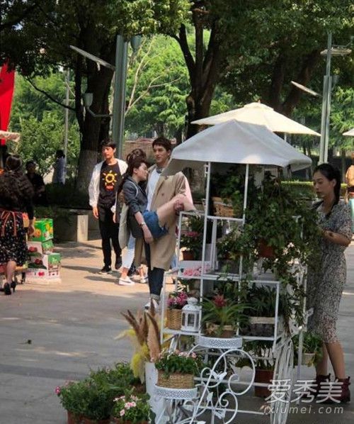 许魏洲公主抱乔欣是怎么回事 许魏洲为什么抱乔欣
