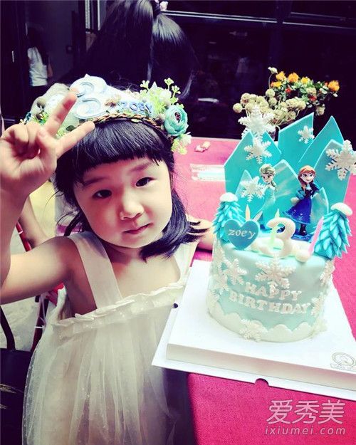 张亮晒3岁女儿是什么样子 张亮晒3岁女儿照片曝光