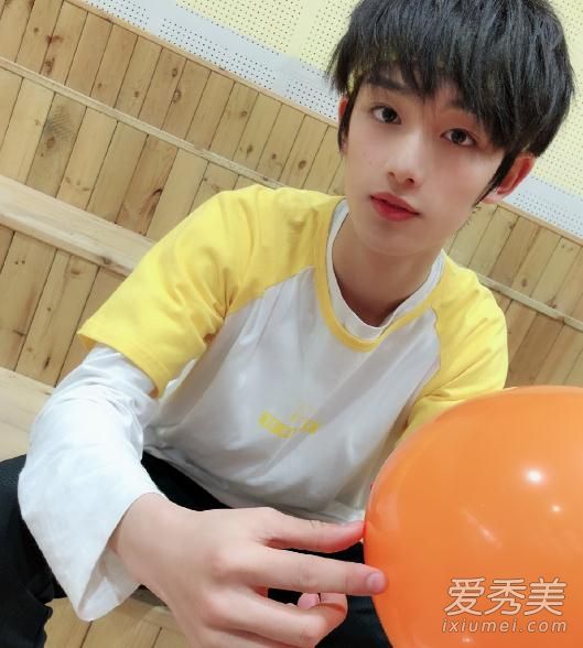 丁程鑫女朋友是谁 丁程鑫个人资料身高年龄介绍