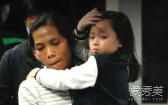刘德华现身女儿幼儿园毕业礼 秒变女儿粉丝超兴奋