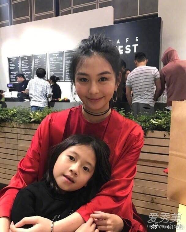 邱淑贞女儿沈月照片 邱淑贞有几个女儿 邱淑贞女儿最新照片