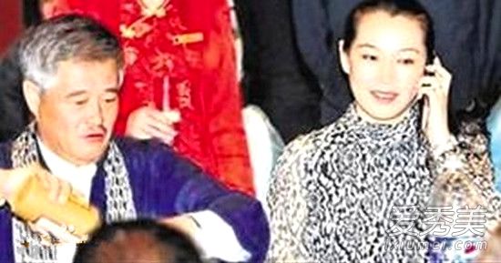赵本山有几个老婆 他离过几次婚？