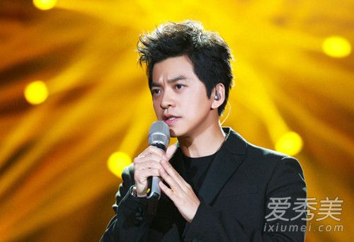 中国新歌声说周杰伦歌没营养的评委是谁?