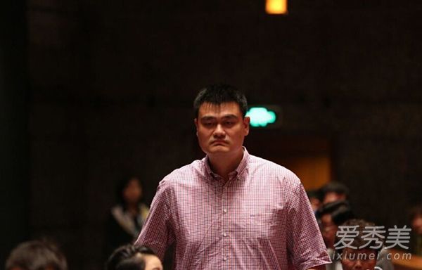 邓超孙俪参加儿子幼儿园活动 姚明同场