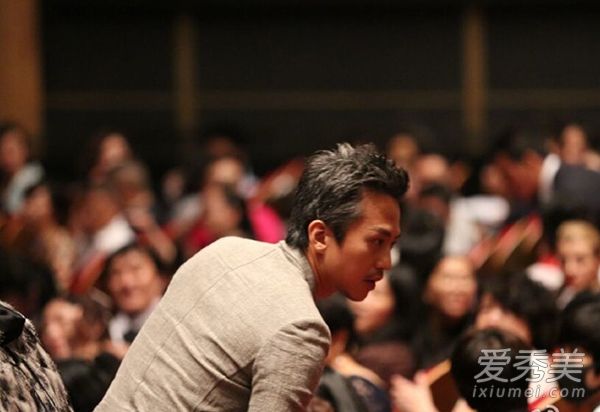 邓超孙俪参加儿子幼儿园活动 姚明同场