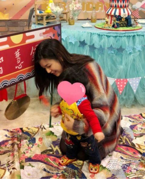 陈晓为陈妍希庆生怎么回事 陈妍希今年多少岁了