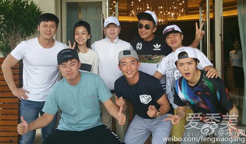 angelababy素颜照片曝光 angelababy素颜吹头发