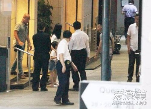 朱丽倩疑有身孕是怎么回事 朱丽倩怀的男孩女孩几个月了