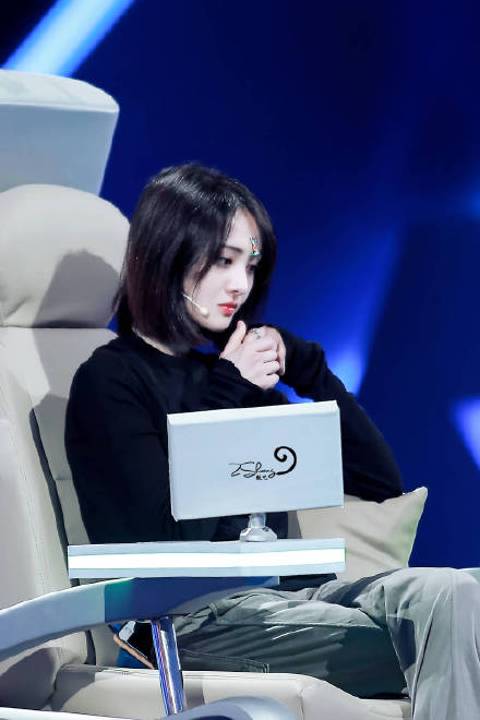 郑爽发火是怎么回事 郑爽为什么事发火