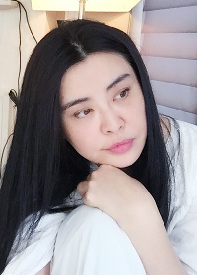 49岁王祖贤近照 嘴肿面僵疑大变脸
