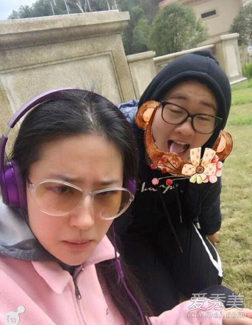 伊能静发文力挺刘亦菲被骂蹭热度！难道不是姐妹情深？！