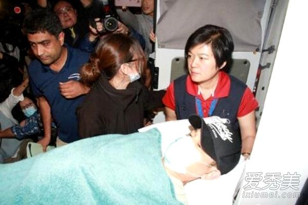 刘德华坠马受伤谢绝探访 妻子朱丽倩通宵照顾