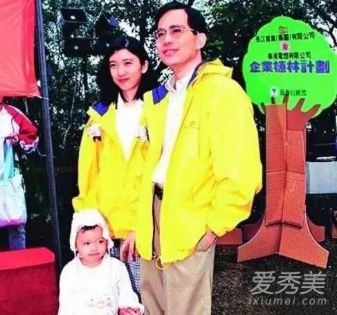 杨幂女儿上的学校贵吗 还有哪些明星的孩子也在那上学