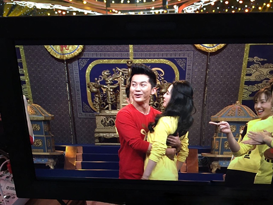 大黑牛护花！李晨霸道搂范冰冰怒瞪王祖蓝