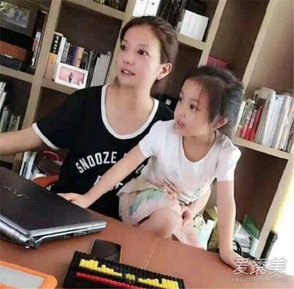 三月不减肥四月像赵薇是什么梗？赵薇的女儿为什么叫四月