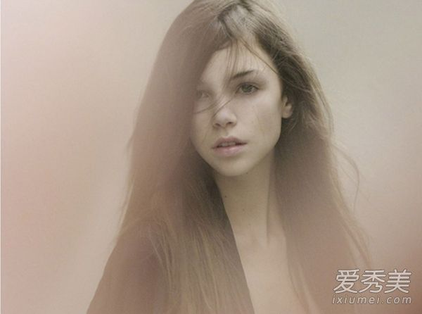 开着美颜看恐怖片 开着美颜看恐怖片是什么梗？