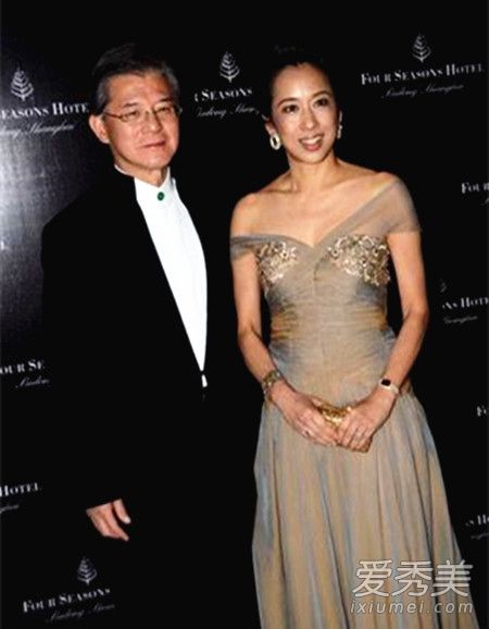 朱玲玲为什么和霍震霆离婚 朱玲玲现任老公是谁