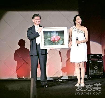 朱玲玲为什么和霍震霆离婚 朱玲玲现任老公是谁
