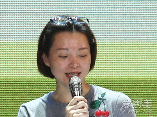 董卿素颜参加彩排 状态良好十分投入