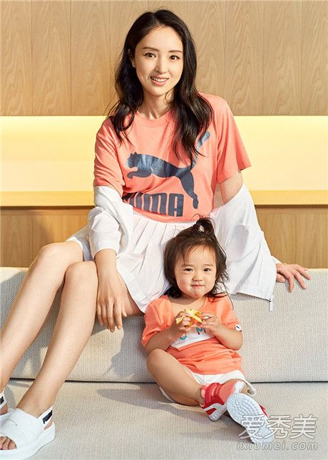 董璇母亲节写真曝光怎么回事 董璇女儿小酒窝大名