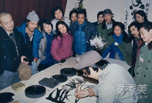 邓婕晒旧照是怎么回事 邓婕和张国立有孩子吗