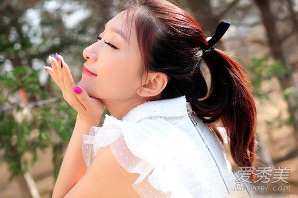 赵本山女弟子金玫玫性感私照 金玫玫个人资料背景微博