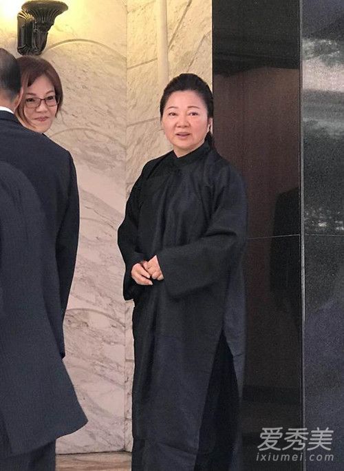 白冰冰送别母亲怎么回事 白冰冰母亲因什么病去世享年几岁