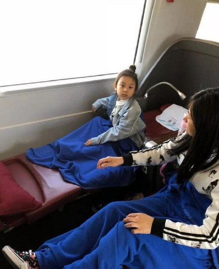 甜馨为什么频繁上热搜是李小璐炒作洗白吗?