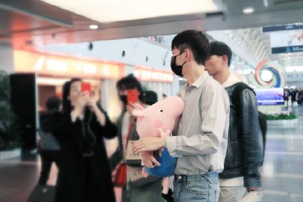 于朦胧小猪佩奇是怎么回事 于朦胧是哪一届快男
